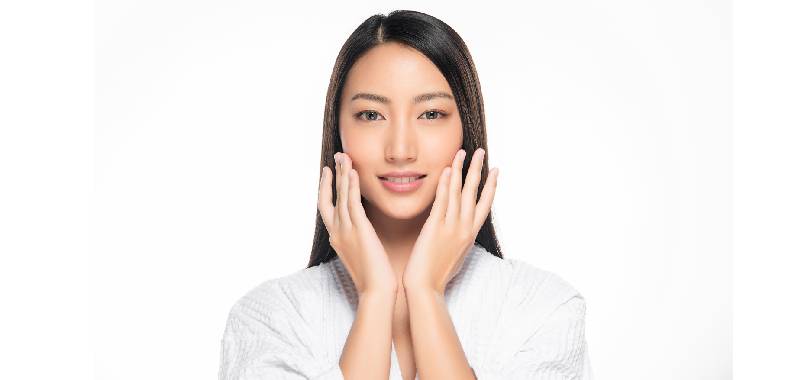 Praktis! Kulit Kencang dengan 8 Gerakan Senam Wajah ini